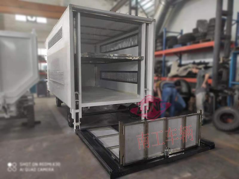5吨厢式华体会（中国）带垂直升降尾板工具拖车