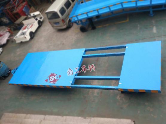 平板车 15吨伸缩型华体会（中国）
