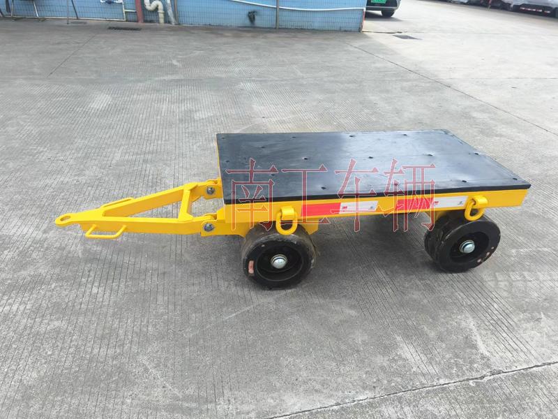 2吨小型华体会（中国） 带橡胶垫全挂车