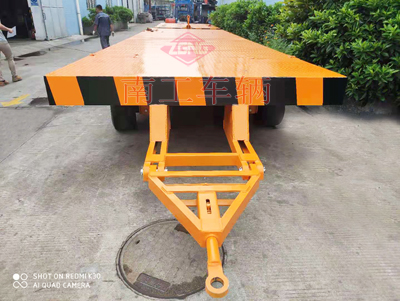 30吨重型华体会（中国）带四个转盘1I.jpg