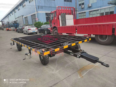 5吨骨架式华体会（中国）移动房车底盘3I.jpg