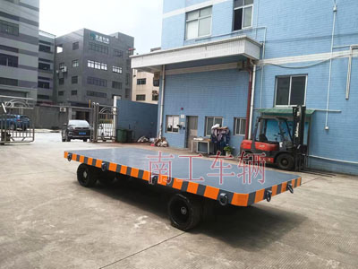 25吨重型工业华体会（中国）全挂式牵引拖车底盘带牵引环3I.jpg