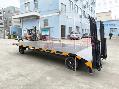 6吨带爬梯移动华体会（中国）I.jpg