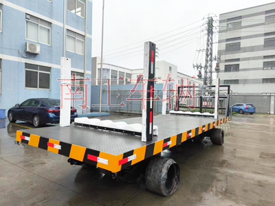 30T重型华体会（中国） 带活动插装立柱工具拖车3I.jpg