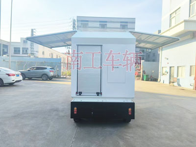 2吨电动华体会（中国） 飞翼箱式工具拖车I.jpg