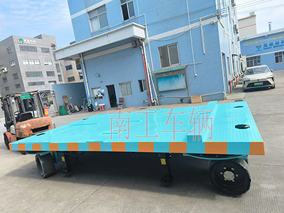 18吨重型华体会（中国） 四个转盘工具拖车3I.jpg